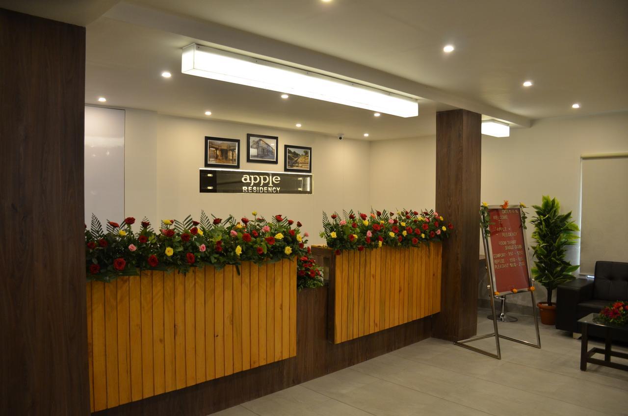 Apple Residency Otel Pātan Dış mekan fotoğraf