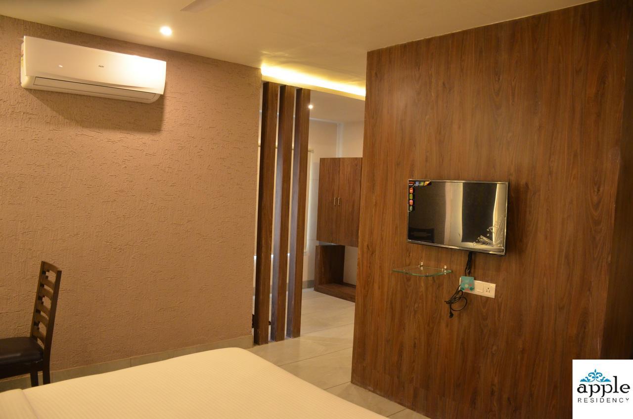 Apple Residency Otel Pātan Dış mekan fotoğraf