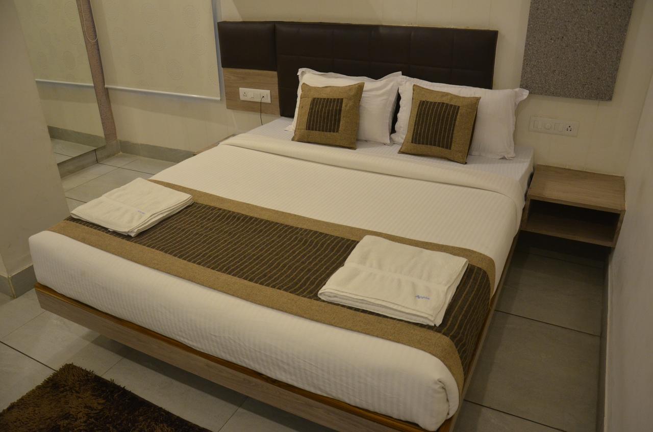 Apple Residency Otel Pātan Dış mekan fotoğraf